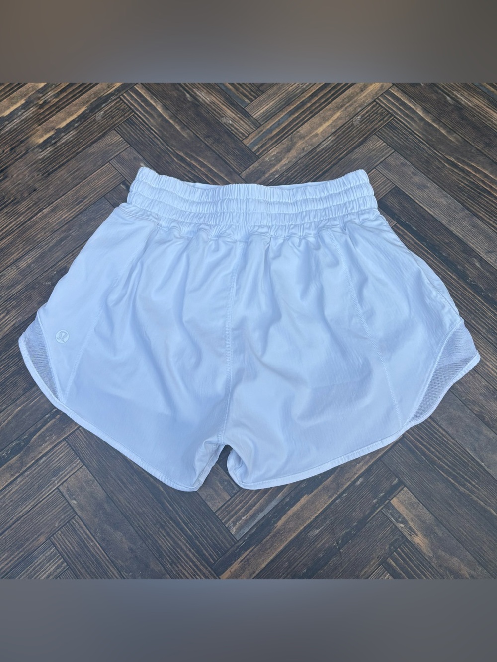Lululemon Hotty Hot High Rise Shorts 2.5" In White Size 2